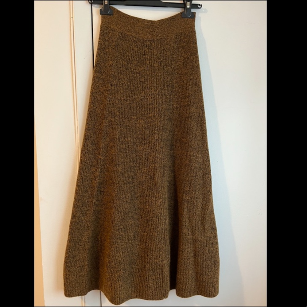 Knit long skirt